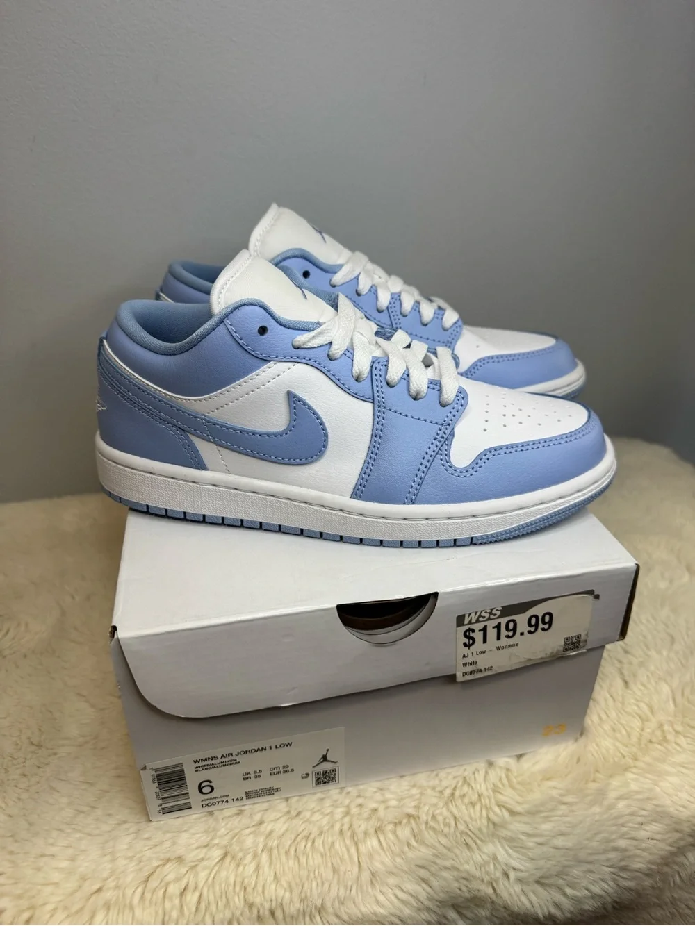 Nike Air Jordan 1 Low - White/Light Blue Women's Sneakers